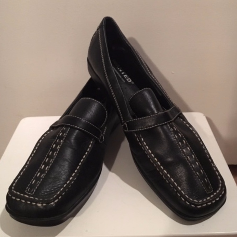 Cool Moccasin/Loafers - Black with White Stitching